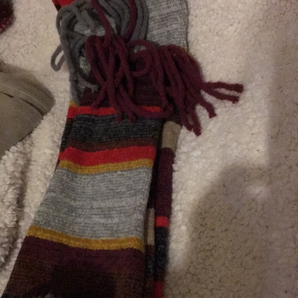 3 hats and a multi colored scarf for winter - Picture 5 of 5